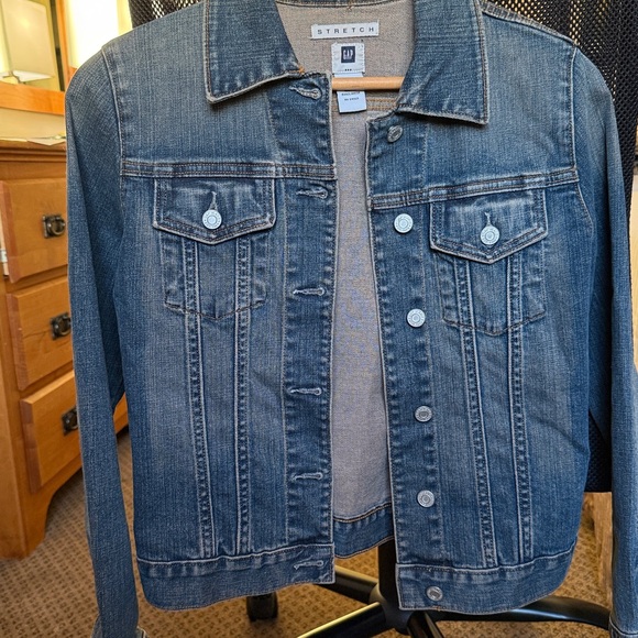 GAP Jackets & Blazers - 💚GAP Stretch Denim Jacket
